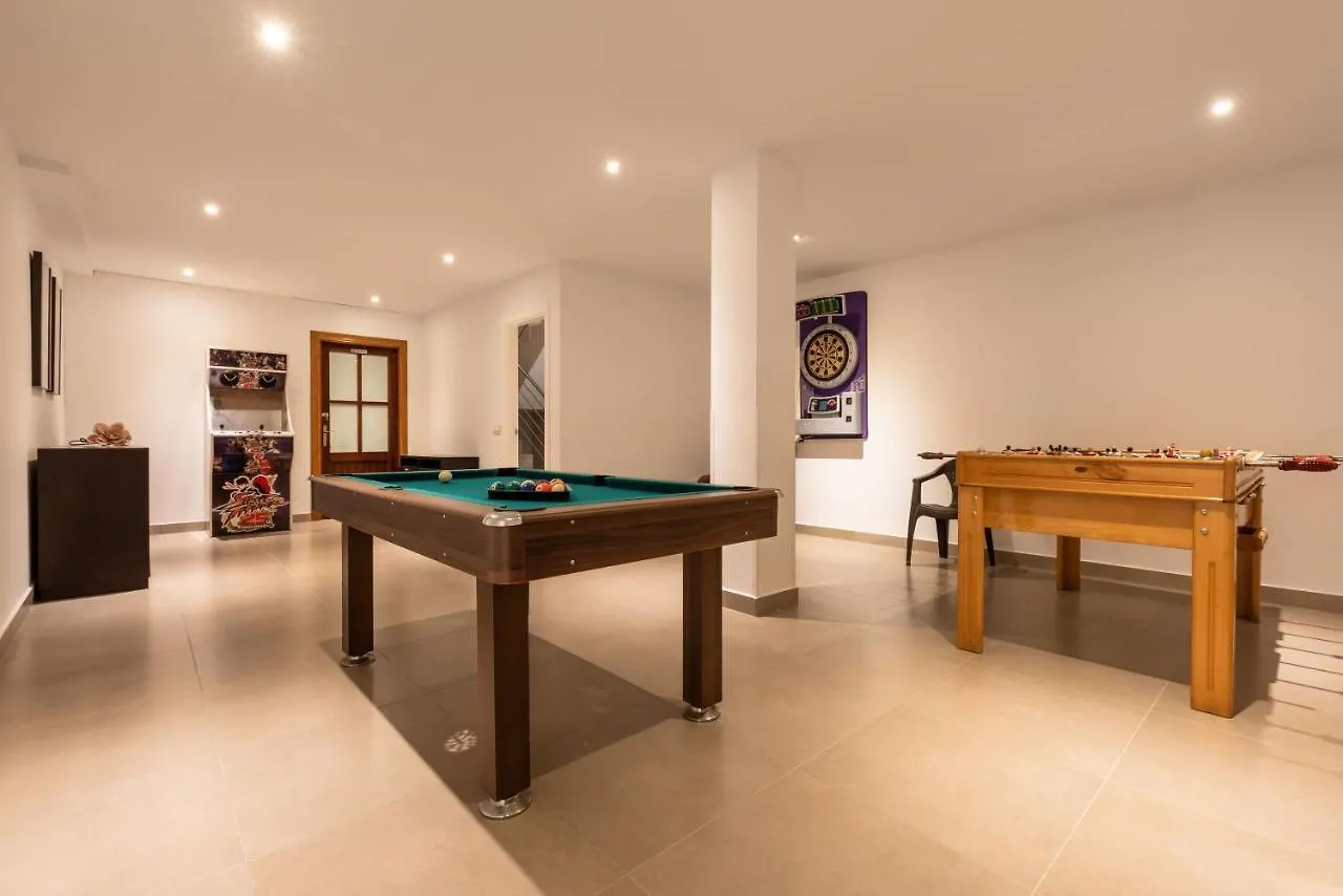 Chalet Tiro Del Pichon I Villa Marbella